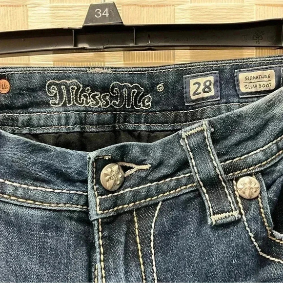 Miss Me Signature Slim Boot Size 28, Quality Jeans Beautiful Detailing - Picture 7 of 14